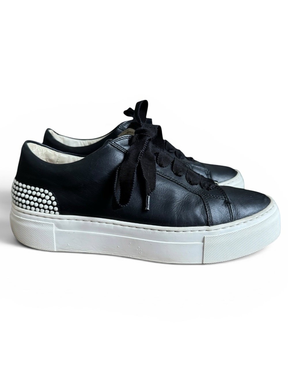 AGL Attilio Giusti Leombruni pearl-studded leather sneakers 38 EU